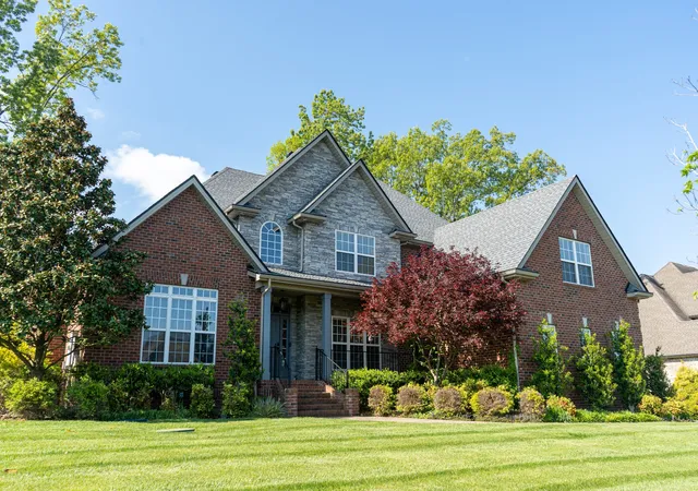 Single family home for sale at 1215 Twin View Dr, Murfreesboro, TN 37128 | MLS# 3619341