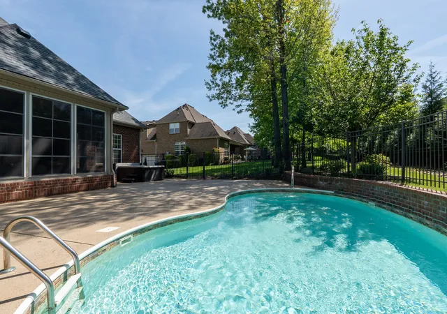 Photo 1 of Single family home for sale at 1215 Twin View Dr, Murfreesboro, TN 37128 | MLS# 3619341 | Listing updated on 2026-10-28