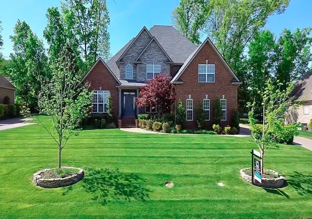 Photo 3 of Single family home for sale at 1215 Twin View Dr, Murfreesboro, TN 37128 | MLS# 3619341 | Listing updated on 2026-10-28