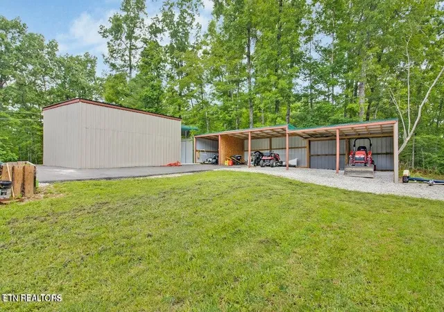 Photo 4 of Single family home for sale at 400 Georgee Rd, Jamestown, TN 38556 | MLS# 3512478 | Listing updated on 2026-09-28