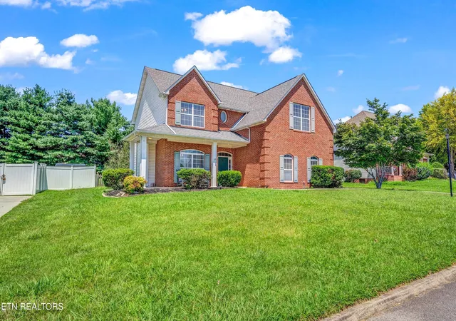 Photo 2 of Single family home for sale at 5021 Magic Lantern Dr, Knoxville, TN 37918 | MLS# 3512479 | Listing updated on 2026-09-13
