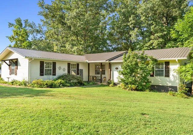 1st image of 184 Beechview Dr, Clifton, TN 38425 | MLS# 3513413
