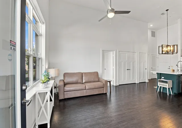 Listing Photo 4 - Condo for sale in building located at 1620 54th Ave N, Nashville, TN 37209