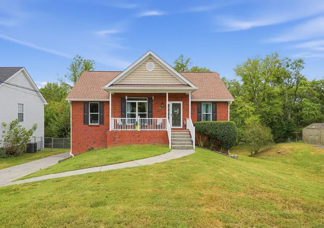 Photo 2 of Single family home for sale at 2601 Woodberry Dr, Nashville, TN 37214 | MLS# 3518817 | Listing updated on 2026-10-07