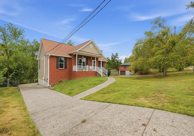 Photo 3 of Single family home for sale at 2601 Woodberry Dr, Nashville, TN 37214 | MLS# 3518817 | Listing updated on 2026-10-07