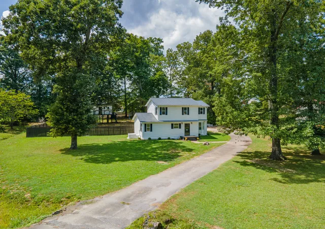 Photo 3 of Single family home for sale at 521 Parkway Rd, Tullahoma, TN 37388 | MLS# 3526417 | Listing updated on 2026-09-29