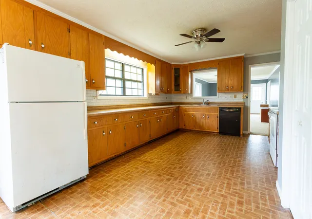 Photo 4 of Single family home for sale at 4860 Highway 149, Cumberland City, TN 37050 | MLS# 3512838 | Listing updated on 2026-10-09