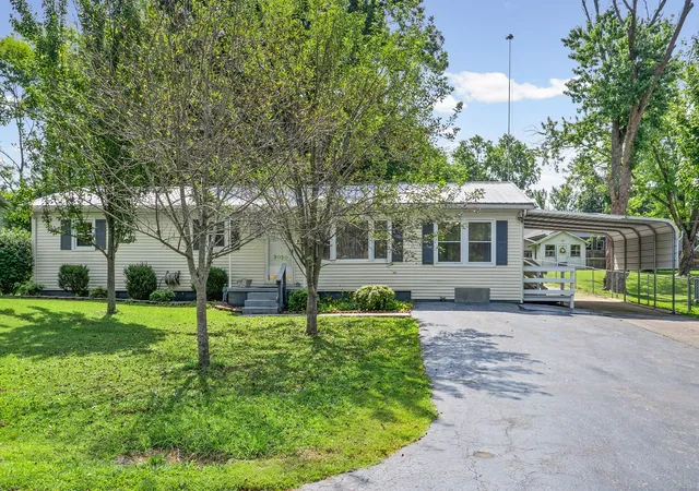 1st image of 3020 Elinor Dr, Hopkinsville, KY 42240 | MLS# 3519014