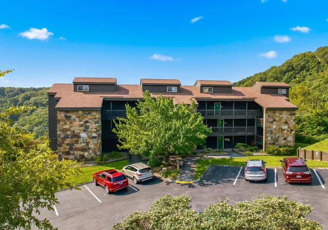 Photo 3 of Condo for sale at 1380 Ski View Dr #3304, Gatlinburg, TN 37738 | MLS# 3512685 | Listing updated on 2026-08-18