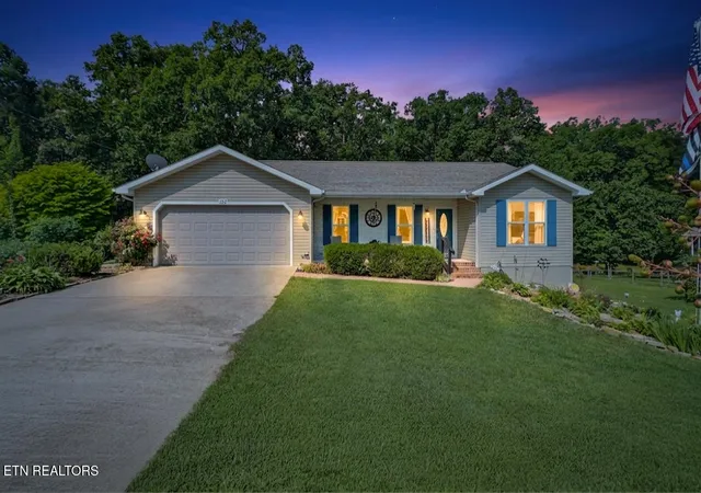 Photo 1 of Single family home for sale at 122 Sunset Ridge Dr, Crossville, TN 38571 | MLS# 3512589 | Listing updated on 2026-08-20