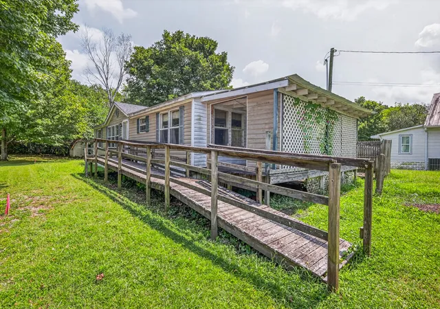 3rd image of 828 N Brown St, Springfield, TN 37172 | MLS# 3513733