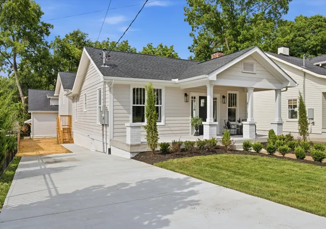 Photo 2 of Single family home for sale at 945 Seymour Ave, Nashville, TN 37206 | MLS# 3513249 | Listing updated on 2026-08-30