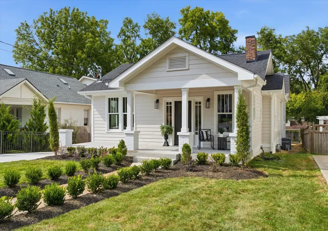 Photo 3 of Single family home for sale at 945 Seymour Ave, Nashville, TN 37206 | MLS# 3513249 | Listing updated on 2026-08-30