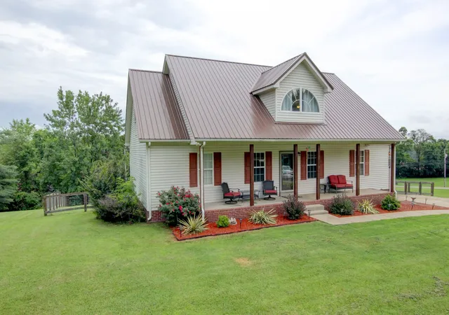 Photo 1 of Single family home for sale at 2964 Sweethome Rd, Chapmansboro, TN 37035 | MLS# 3512642 | Listing updated on 2026-10-08