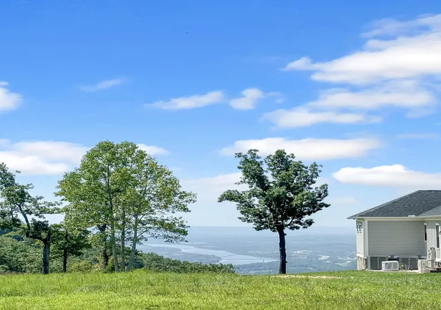 2nd image of 815 River Bluffs Dr, Jasper, TN 37347 | MLS# 3512663