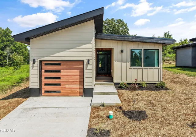2nd image of 2314 Rock Gardens Dr, Sevierville, TN 37876 | MLS# 3512682
