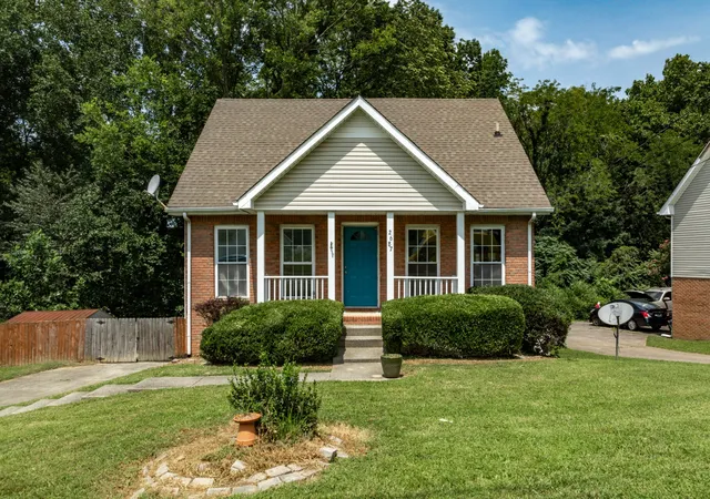 Photo 2 of Single family home for sale at 2687 Elkmont Dr, Clarksville, TN 37040 | MLS# 3512711 | Listing updated on 2026-10-09