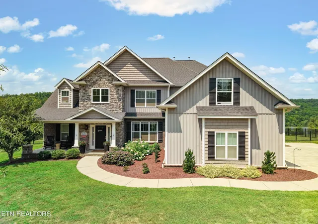 1st image of 102 Pineberry West Rd, Oak Ridge, TN 37830 | MLS# 3521081