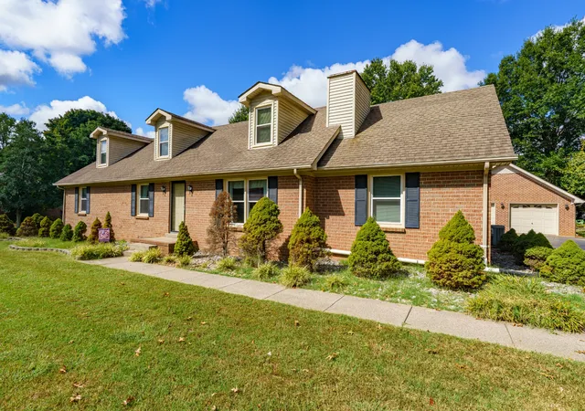 Photo 1 of Sale Pending at 164 Cottonwood Dr, Murfreesboro, TN 37128 | MLS# 3515008 | Listing updated on 2026-10-25