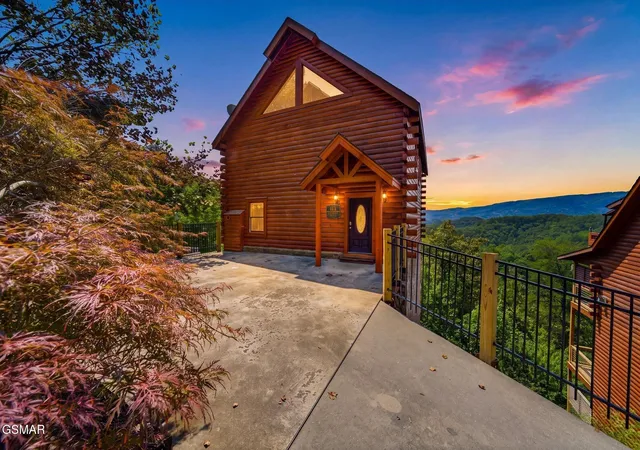 1st image of 914 Black Bear Cub Way, Sevierville, TN 37862 | MLS# 3512770
