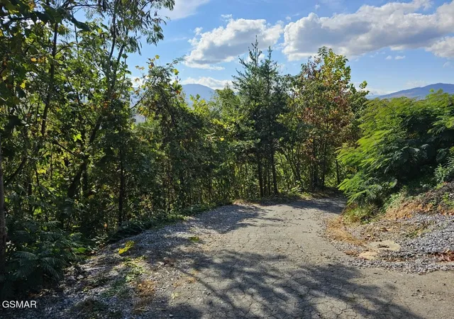5th image of 639 Kristis Pl, Gatlinburg, TN 37738 | MLS# 3512778