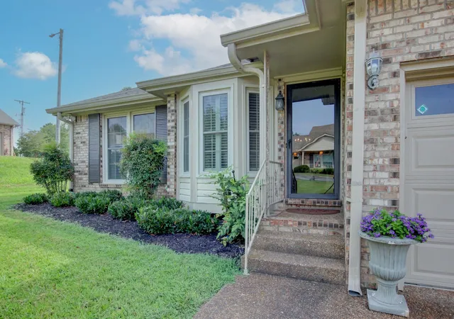 2nd image of 1818 Memorial Dr #25, Clarksville, TN 37043 | MLS# 3514283
