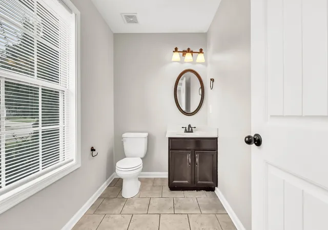 Photo 3 of Sale Pending at 2988 Mcmanus Cir, Clarksville, TN 37042 | MLS# 3513309 | Listing updated on 2026-10-07