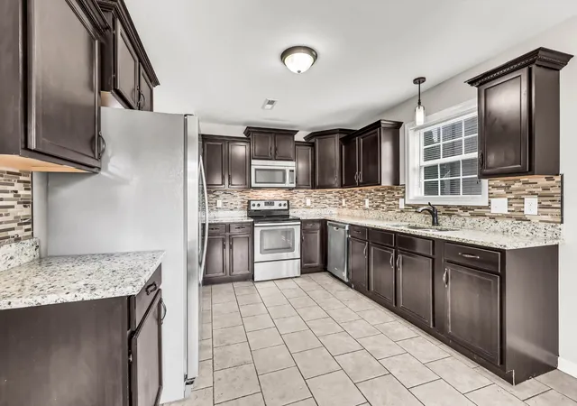 Photo 4 of Sale Pending at 2988 Mcmanus Cir, Clarksville, TN 37042 | MLS# 3513309 | Listing updated on 2026-10-07