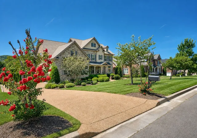 Photo 2 of Sale Pending at 1833 Bronwyn Ct, Brentwood, TN 37027 | MLS# 3526878 | Listing updated on 2026-10-04