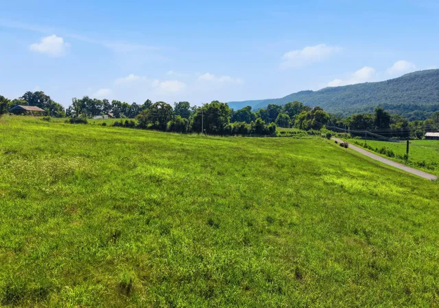 3rd image of 752 Old State Hwy 28, Pikeville, TN 37367 | MLS# 3512855