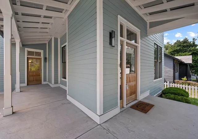 Photo 3 of Townhouse for sale at 2115 Grantland Ave, Nashville, TN 37204 | MLS# 3512885 | Listing updated on 2026-08-19