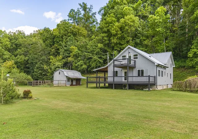 3rd image of 3344 Hwy 438 E, Pleasantville, TN 37033 | MLS# 3526625