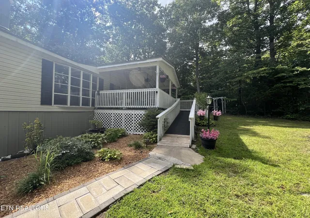 Photo 3 of Manufactured home for sale at 58 Wallop Dr, Crossville, TN 38571 | MLS# 3596124 | Listing updated on 2026-09-25