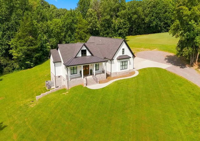 Photo 2 of Single family home for sale at 190 Jordan Cm Road, Bon Aqua, TN 37025 | MLS# 3526694 | Listing updated on 2026-09-13