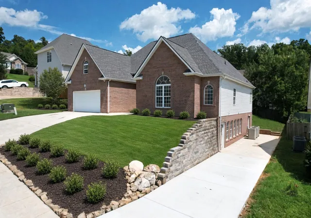 Photo 1 of Single family home for sale at 2266 Red Tail Ln, Chattanooga, TN 37421 | MLS# 3513092 | Listing updated on 2026-10-01