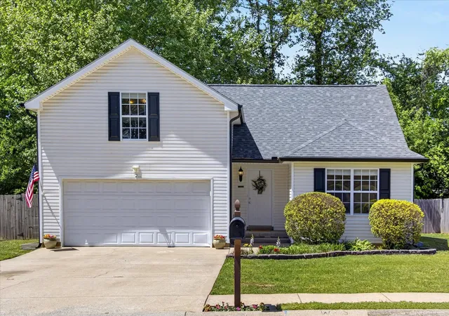 Photo 1 of Single family home for sale at 1481 Mutual Dr, Clarksville, TN 37042 | MLS# 3513601 | Listing updated on 2026-10-19