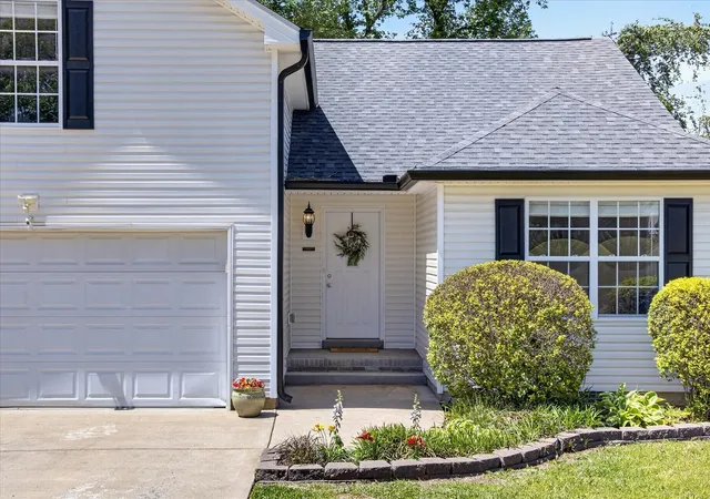 Photo 3 of Single family home for sale at 1481 Mutual Dr, Clarksville, TN 37042 | MLS# 3513601 | Listing updated on 2026-10-19