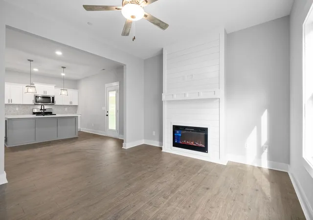 Photo 2 of Single family home for sale at 283 Switchgrass Dr, Clarksville, TN 37042 | MLS# 3513331 | Listing updated on 2026-10-22