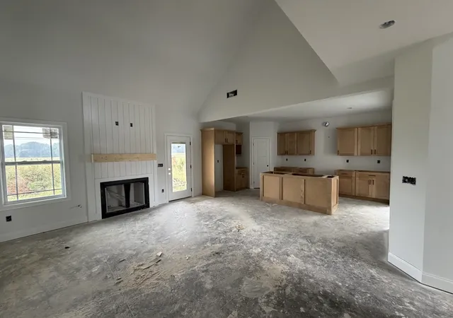Photo 2 of Single family home for sale at 154 Aspen Pine Dr, Clarksville, TN 37043 | MLS# 3515279 | Listing updated on 2026-10-06
