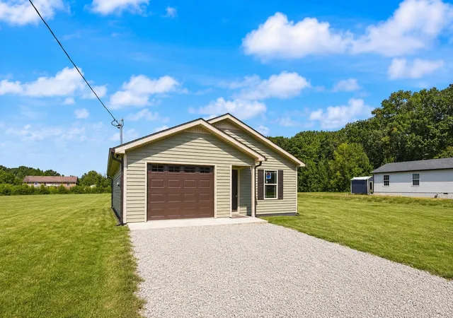 2nd image of 105 N B St, Hillsboro, TN 37342 | MLS# 3513167