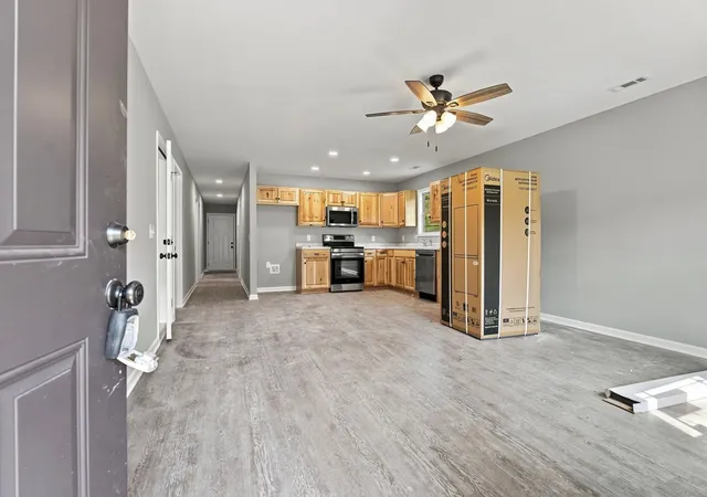 Photo 3 of Single family home for sale at 105 N B St, Hillsboro, TN 37342 | MLS# 3513167 | Listing updated on 2026-09-24