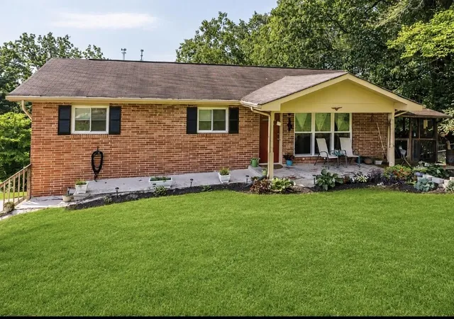 1st image of 220 Alpine Dr, Rossville, GA 30741 | MLS# 3513153