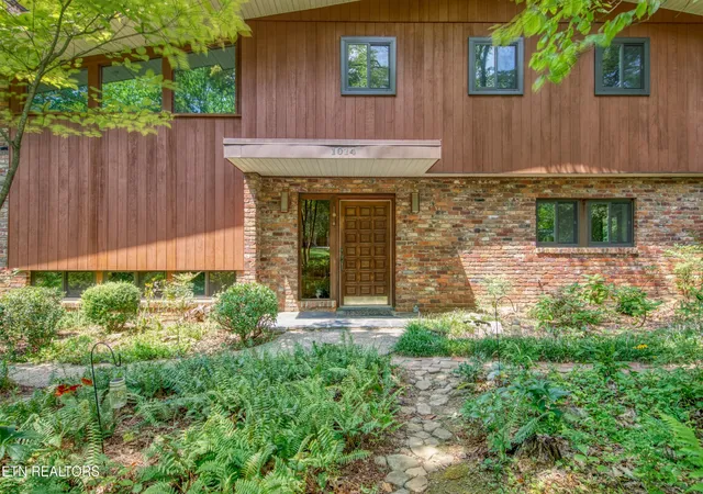 4th image of 1014 W Outer Dr, Oak Ridge, TN 37830 | MLS# 3513168