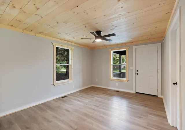 Photo 3 of Single family home for sale at 916 18th Street SE, Cleveland, TN 37311 | MLS# 3513177 | Listing updated on 2026-10-29
