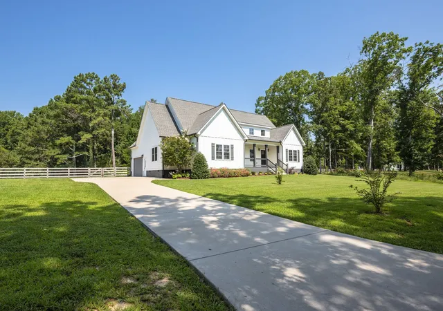 1st image of 1624 Porter Rd, Burns, TN 37029 | MLS# 3513310