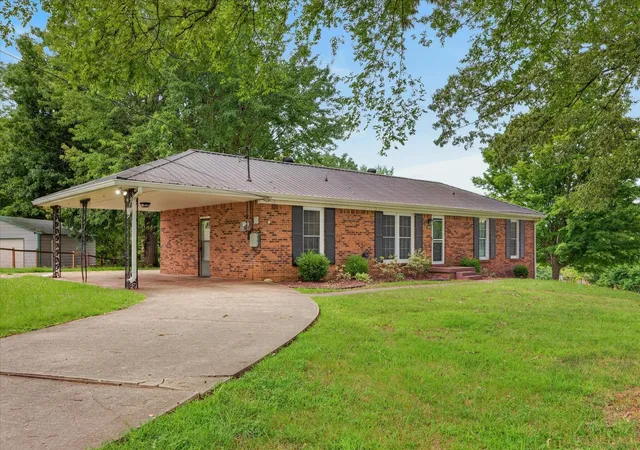 2nd image of 1866 Harriet Dr, Clarksville, TN 37040 | MLS# 3513211