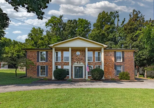 Photo 1 of Single family home for sale at 6805 Cloudland Dr, Nashville, TN 37205 | MLS# 3526635 | Listing updated on 2026-09-03