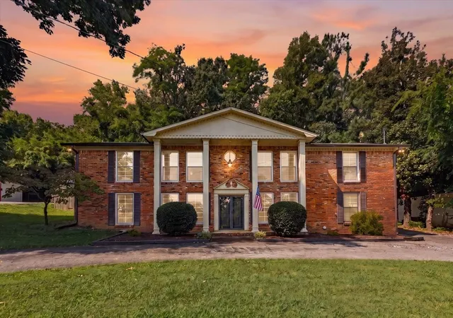 Photo 2 of Single family home for sale at 6805 Cloudland Dr, Nashville, TN 37205 | MLS# 3526635 | Listing updated on 2026-09-03