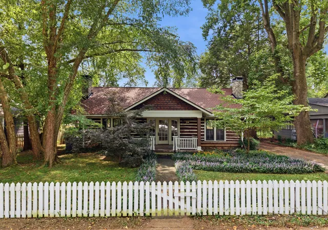 1st image of 808 E Burton St E, Murfreesboro, TN 37130 | MLS# 3513270