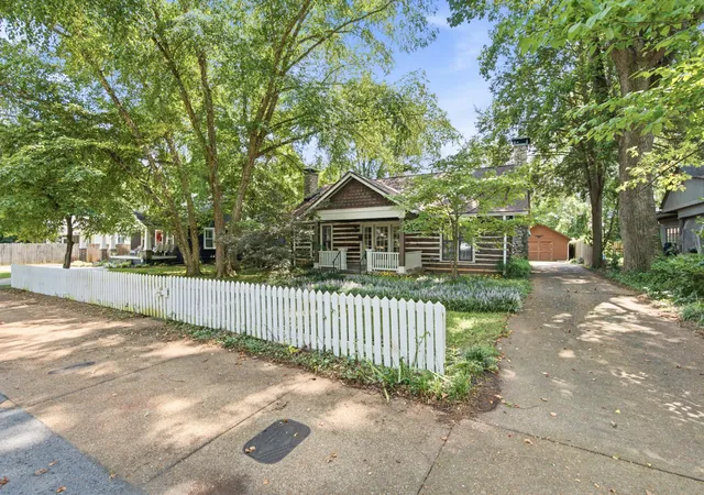 3rd image of 808 E Burton St E, Murfreesboro, TN 37130 | MLS# 3513270